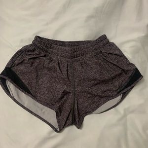 Lululemon Hotty Hot Low-Rise Lined Short 2.5"